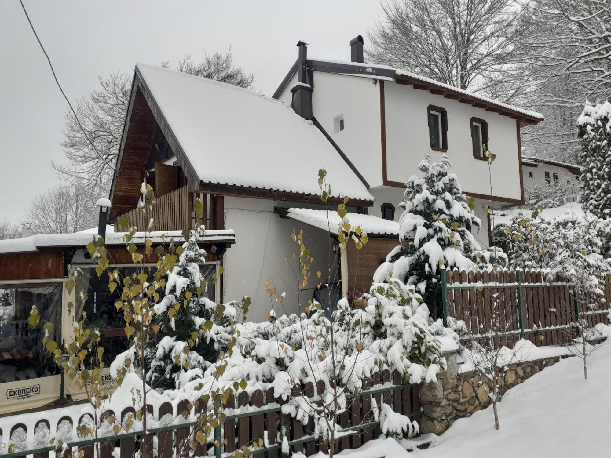 Restuarant-Apartments T'Ga Za Jug Lazaropole Exteriör bild